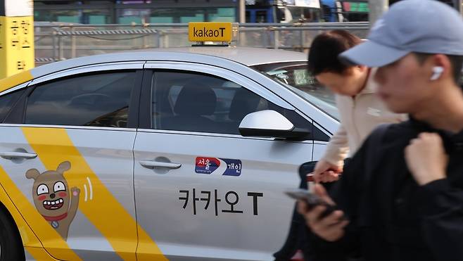 서울 중구 서울역 택시 승강장에 정차해 있는 택시 /뉴스1