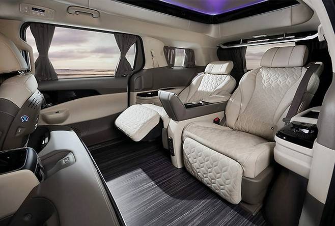 카니발 하이리무진 실내  [사진출처=기아]