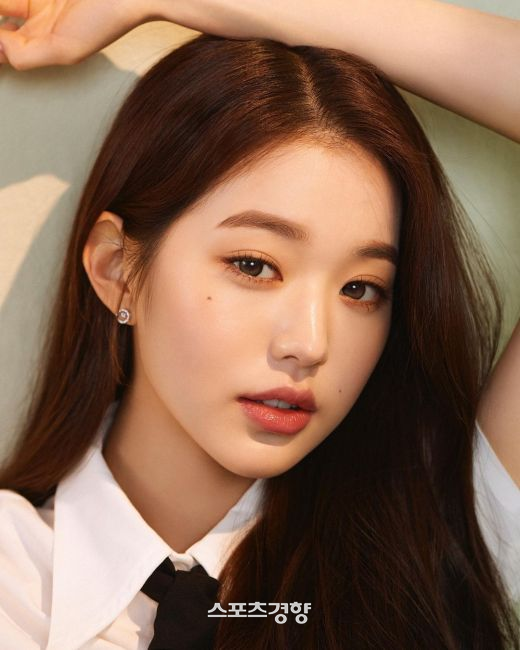 유튜브 채널 ‘탈덕수용소’의 허위 루머로 피해를 입은 걸그룹 아이브의 멤버 장원영. 사진 스포츠경향DB