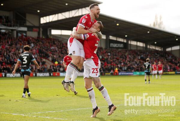 사진=게티이미지.&nbsp;할리우드&nbsp;스타&nbsp;라이언&nbsp;레이놀즈가&nbsp;소유한&nbsp;렉섬&nbsp;AFC가&nbsp;3부&nbsp;리그&nbsp;승격에&nbsp;성공했다.