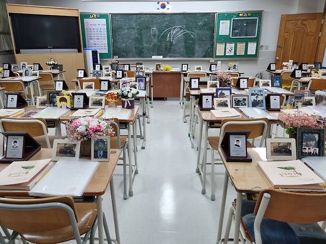 지난 12일 찾은 ‘단원고 4.16기억교실’의 모습. 희생된 아이들의 책상, 물품이 그대로 보존돼 있다. 김가윤 기자