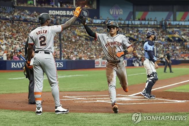 선취점을 가져오는 이정후 [AP=연합뉴스]