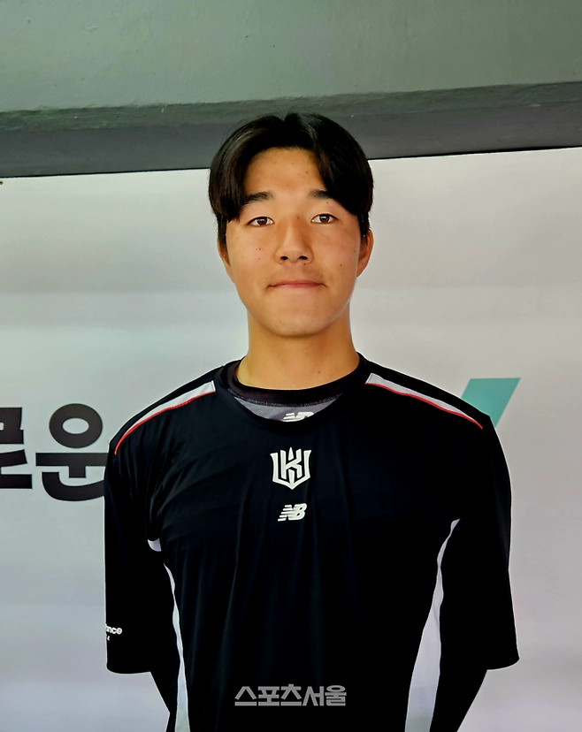 KT 신인 육청명이 14일 취재진과 인터뷰를 하고 있다. 수원 | 황혜정 기자 et16@sportsseoul.com