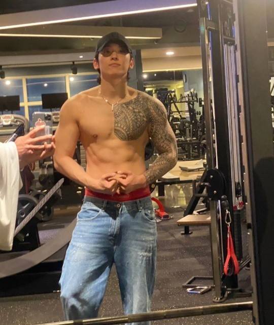 사진: 덱스 (출처: 덱스 SNS)