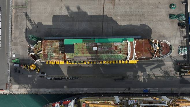 전남 목포신항에 거치된 세월호. 김혜윤 기자 unique@hani.co.kr