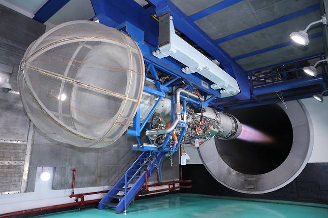 4월 12일 한화에어로스페이스 창원1사업장에서 한화에어로스페이스가 생산한 1만호 엔진 'F404'의 테스트가 진행되고 있다. 사진=한화에어로스페이스