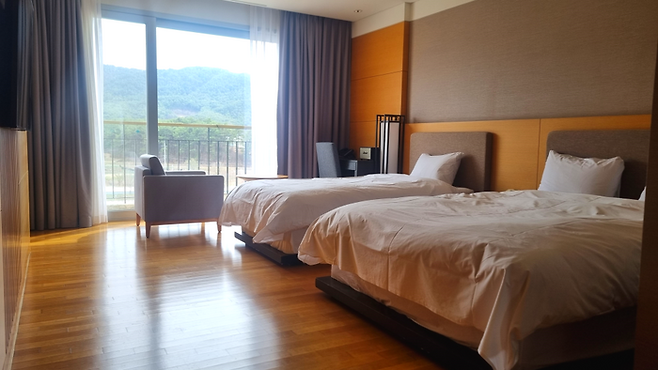 지리산이 보이는 스위트호텔 디럭스 객실 / 사진=김혜성 여행+ 기자