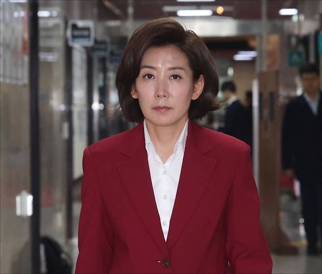 나경원 국민의힘 당선인이 15일 서울 여의도 국회에서 열린 4선 이상 국회의원 당선인 간담회에 참석하고 있다. ⓒ데일리안 홍금표 기자