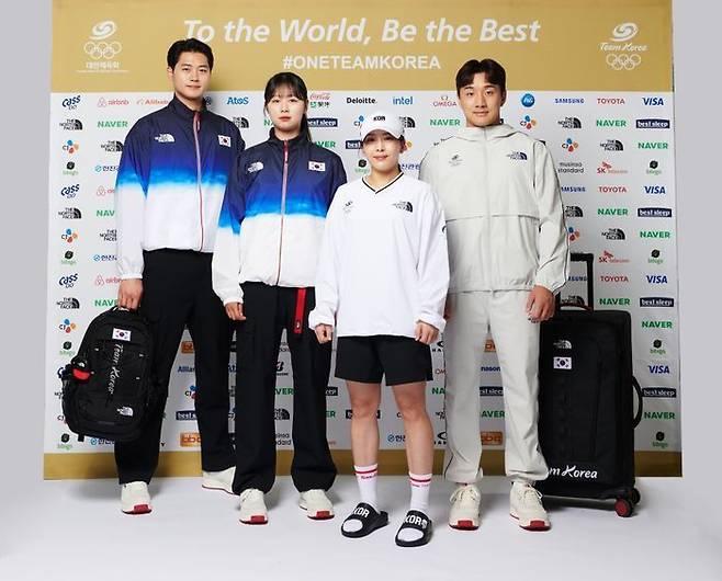팀코리아 공식 단복을 착용한 대한민국 국가대표 선수단.ⓒ노스페이스