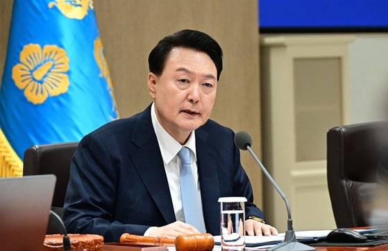 윤석열 대통령이 16일 서울 용산 대통령실에서 열린 제17회 국무회의에서 발언하고 있다. [대통령실 사진기자단]
