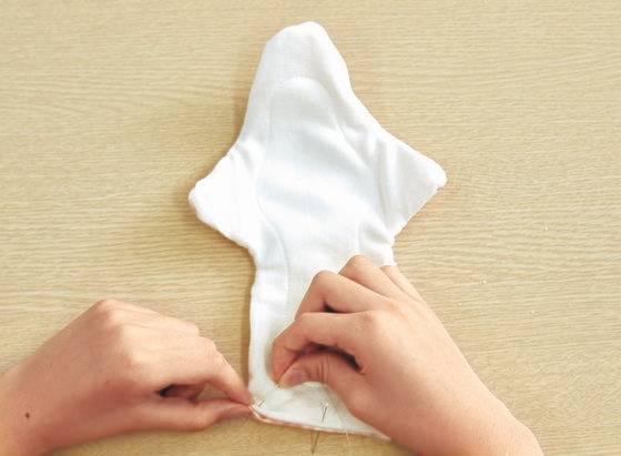 직접 만드는 수제 생리대. 중앙포토