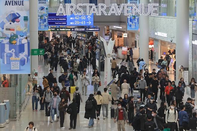 공항 내 면세점 모습. [연합]
