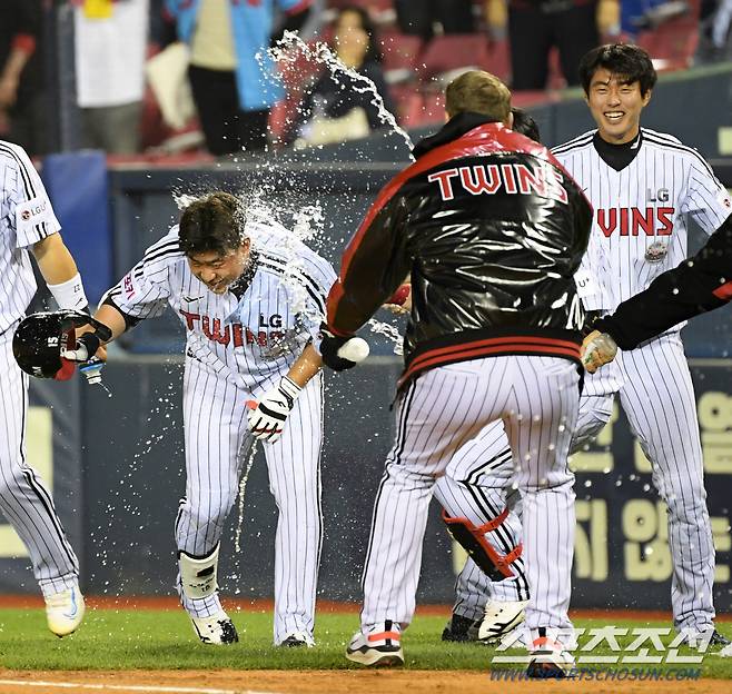 끝내기 희생플라이의 주인공 안익훈