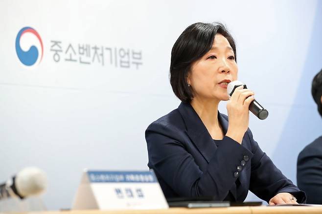 오영주 중기부 장관은 "경찰청과 함께 기술 경쟁력이 있는 치안 분야 중소벤처기업을 육성하고 보호하겠다"고 했다. /뉴스1