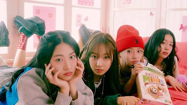 4인조 시절 피프티 피프티. 현재는 키나 1명임. [어트랙트 제공]