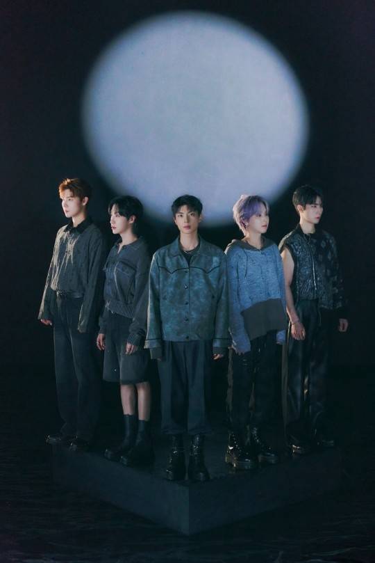 원위 용훈, 동명, 강현, 기욱, 하린(왼쪽부터). 사진lRBW