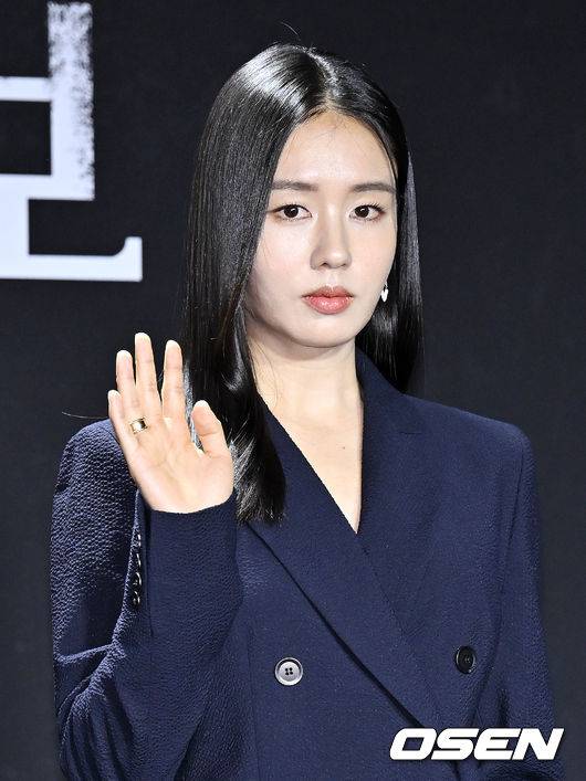 [OSEN=조은정 기자]배우 안은진이 포즈를 취하고 있다. 2024.04.19 /cej@osen.co.kr