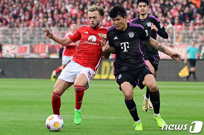 선발 출전한 바이에른 뮌헨의 김민재(오른쪽) ⓒ AFP=뉴스1