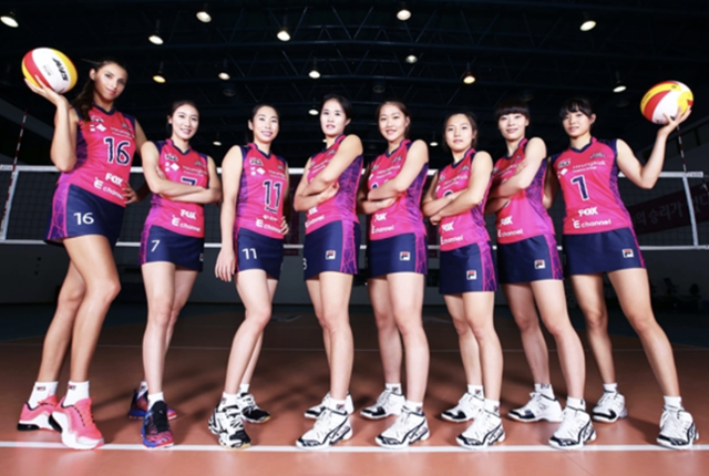 여자프로배구 인천흥국생명은 2013년 국내에서 처음으로 치마바지 형태의 유니폼을 도입했다. 당시 흥국생명은 "강인하고 세련된 여성미를 표현할 수 있도록 제작했다”고 설명했다. 연합뉴스