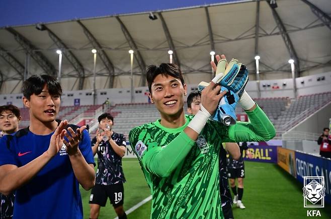 ▲ 중국과 경기에서 선방 퍼레이드로 2-0 승리를 이끈 골키퍼 김정훈 ⓒ대한축구협회