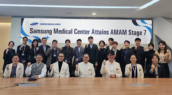 삼성서울병원이 미국보건의료정보관리시스템협회가 주관하는 데이터분석모델 평가에서 아시아 태평양 지역 최초로 7단계 인증을 획득했다.