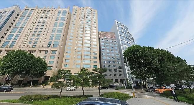 서울시 강남구 청담동의 빌폴라리스(가운데).(카카오지도 제공)