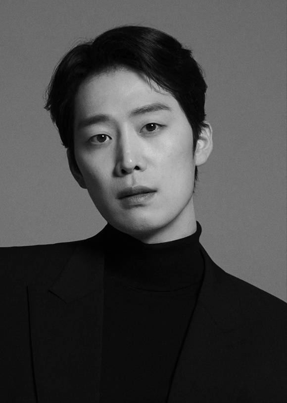 배우 이가섭이 팀호프와 전속계약을 체결했다. /팀호프