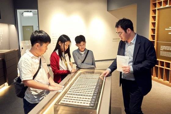 청주고인쇄박물관에서는 『직지』에 대한 내용 외에도 고려시대부터 시작된 우리나라 금속활자 인쇄 문화에 대한 여러 자료를 살펴볼 수 있다.