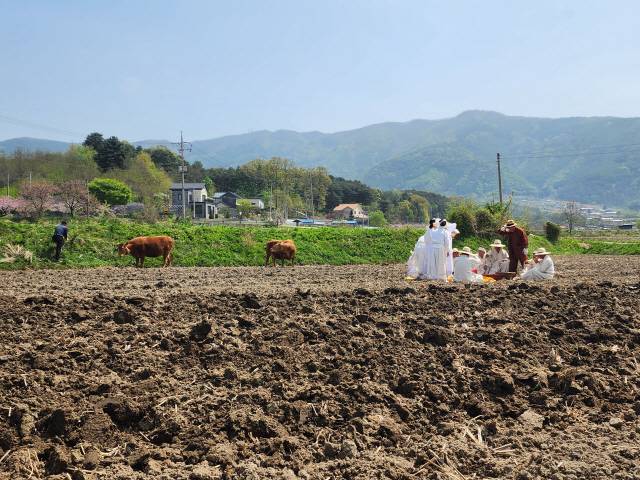 제누리 두레농악놀이 행사가 최근 춘천 사암리 마을회관에서 열렸다.
