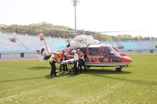 이천경찰서가 교통사고 환자를 헬기로 신속이동시키는 FTX를 실시했다. 이천서 제공