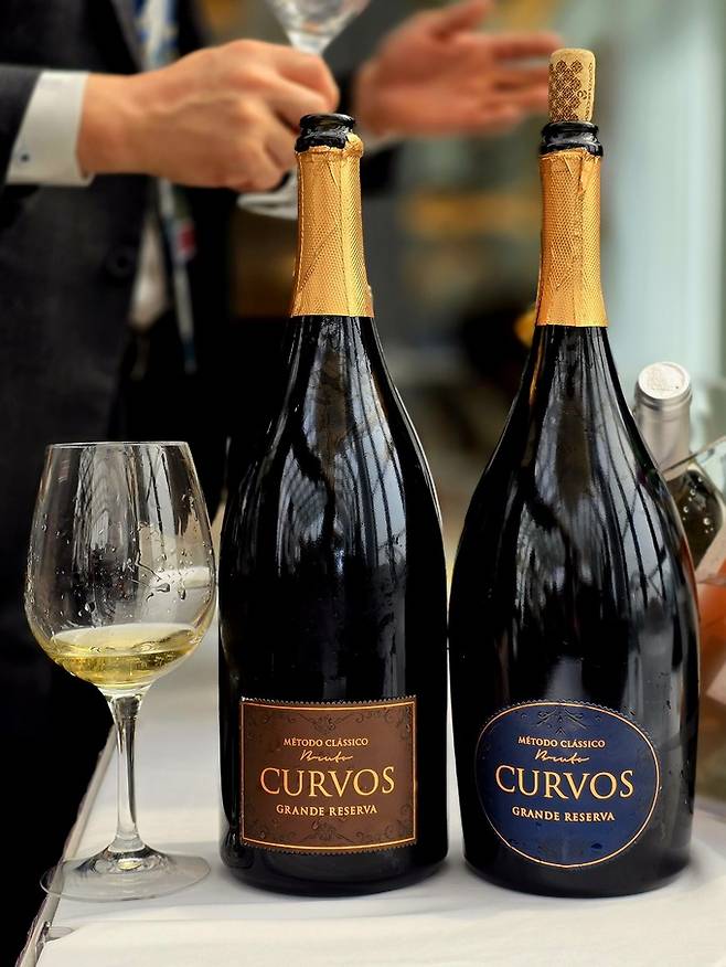 쿠르보스 스파클링 와인.