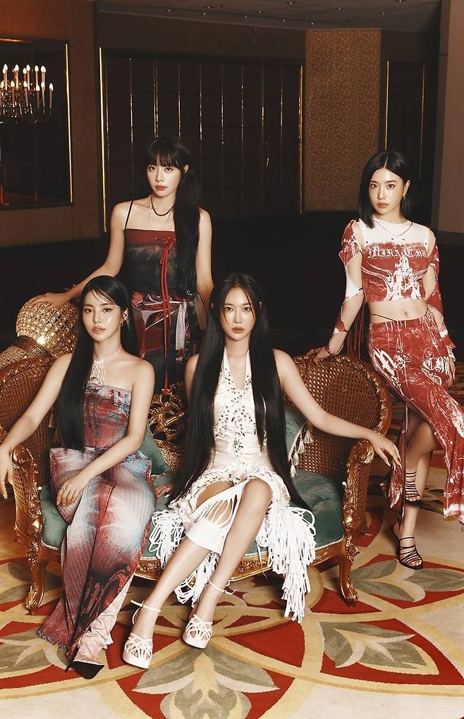 워너뮤직코리아 제공