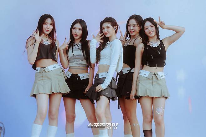 ‘뉴진스’를 론칭시킨 어도어 민희진 대표가 과거 인터뷰에서 하이브와 선을 긋는 발언을 해 눈길을 끌었다. 이하 어도어 제공