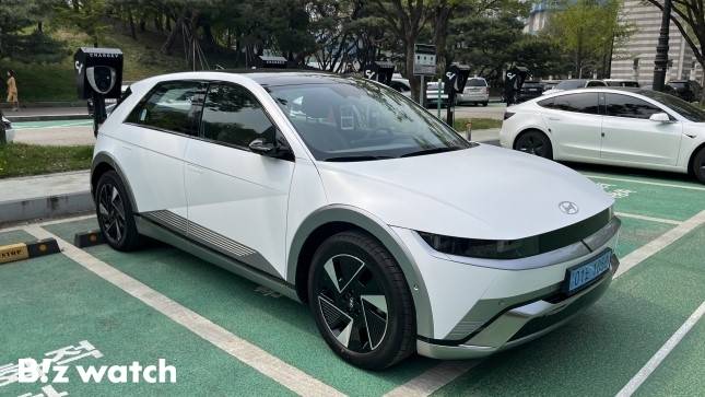 현대자동차 더 뉴 아이오닉5는 전장 4655mm, 전폭 1890mm, 전고 1605mm로 출시됐다./사진=정민주기자