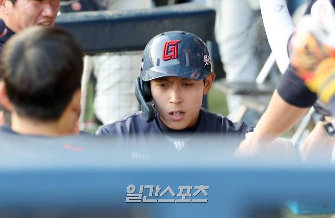 18일 오후 서울 잠실야구장에서 열린 프로야구 롯데와 LG 경기. 롯데 황성빈이 1회 득점 하고있다. 잠실=정시종 기자 capa@edaily.co.kr /2024.04.18.