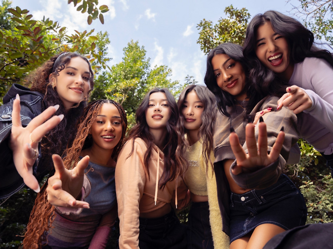 캣츠아이. 공식 SNS 계정 캡쳐.