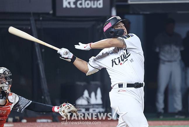 [포토] 강백호 '걸렸다 역전 홈런'