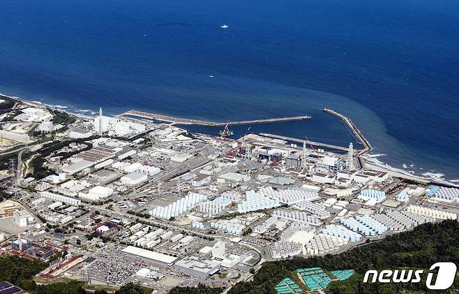 일본 후쿠시마현 오쿠마마치에서 방사능 오염수가 방류되기 전 촬영된 후쿠시마 제1 원자력발전소의 모습. 2023.08.24/ ⓒ 로이터=뉴스1 ⓒ News1 권진영 기자
