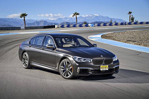 BMW M760Li xDrive 사진 BMW