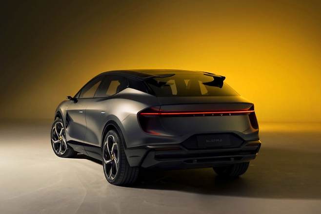 로터스 엘레트라 후면부