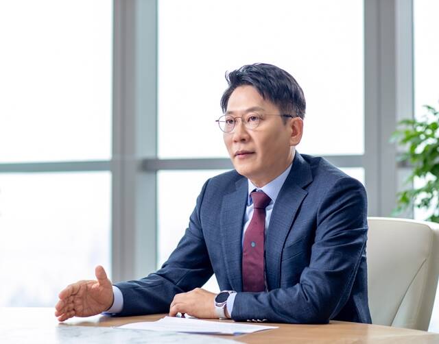 김동명 CEO가 이끄는 LG에너지솔루션이 25일 부진한 1분기 실적을 발표했다. /LG에너지솔루션
