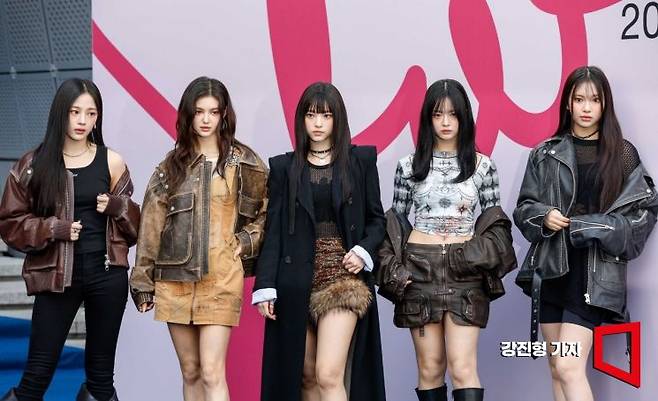 지난 2월. 1일 서울 중구 동대문디자인플라자에서 열린 '2024 F/W 서울패션위크'에 참석한 걸그룹 뉴진스. [사진=강진형 기자aymsdream@]