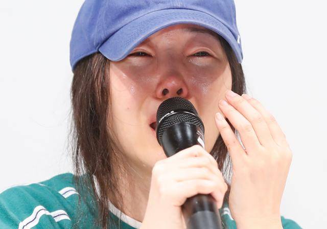 민 대표는 25일 오후 서울 서초구 한국컨퍼런스센터 대강당에서 어도어 공식 입장 발표를 위한 긴급 기자회견을 개최했다.뉴스1