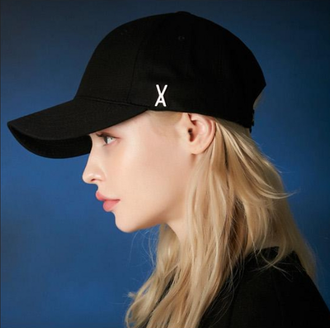 바잘 스터드 로고 오버핏 볼캡.[사진제공=이베이재팬]