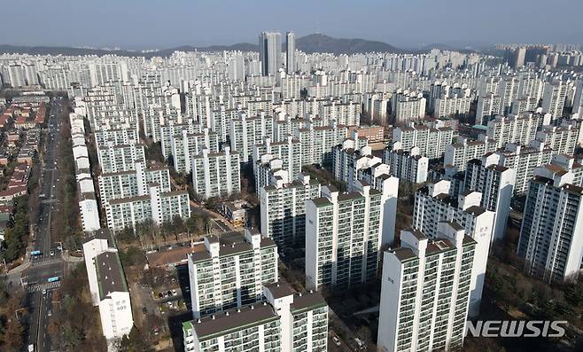 [고양=뉴시스] 지난해 2월8일 오후 경기도 고양시 일산 신도시 일대 아파트 단지의 모습. (사진=뉴시스 DB) 2024.04.25. photo@newsis.com