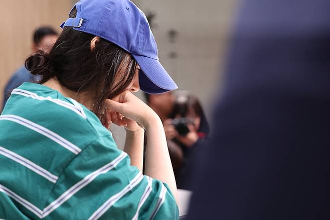 민희진 어도어 대표가 25일 오후 서울 서초구 한국컨퍼런스센터에서 열린 입장 발표 기자회견에 참석해 있다. 연합뉴스