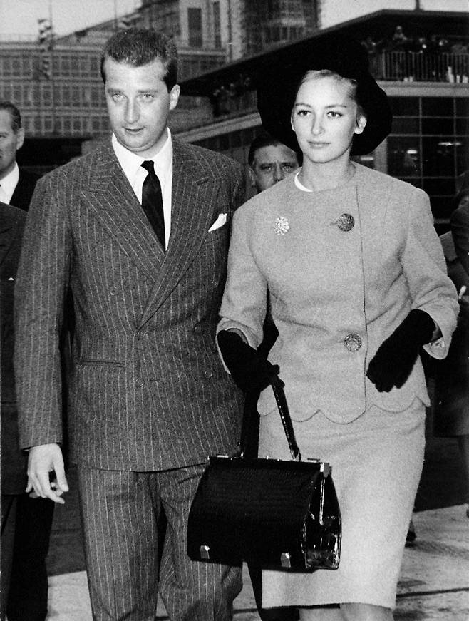 1959년 벨기에 국왕 알버트 2세와 파올라 왕비의 결혼선물로 제작된 델보의 몽 그랜드 보뇌르 백.