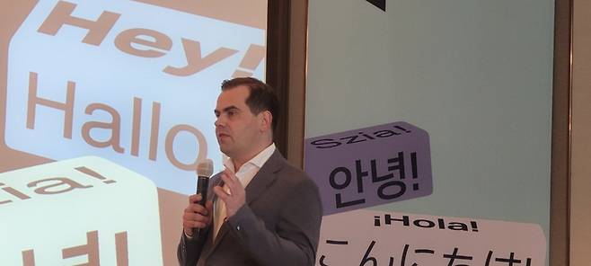 야렉 쿠틸로브스키(Jarek Kutylowski) 딥엘 창업자 겸 CEO는 26일 서울 강남에 있는 조선팰리스에서 기자간담회를 열고 신제품 ‘딥엘 라이트 프로(DeepL Write Pro)’을 선보였다.
