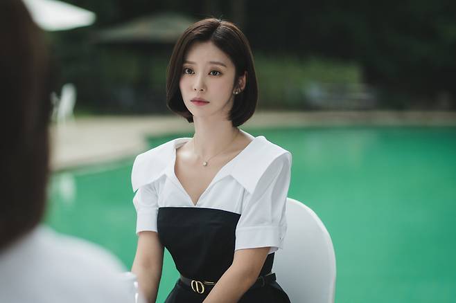 tvN 주말극 ‘눈물의 여왕’에 천다혜 역으로 출연 중인 배우 이주빈 연기장면. 사진 tvN
