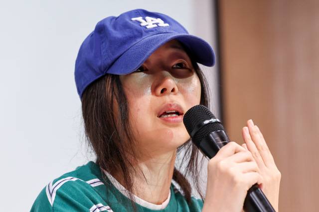 ▲ 민희진 어도어 대표가 지난 25일 오후 서울 서초구 한국컨퍼런스센터에서 입장 발표 기자회견을 갖고 있다. 연합뉴스